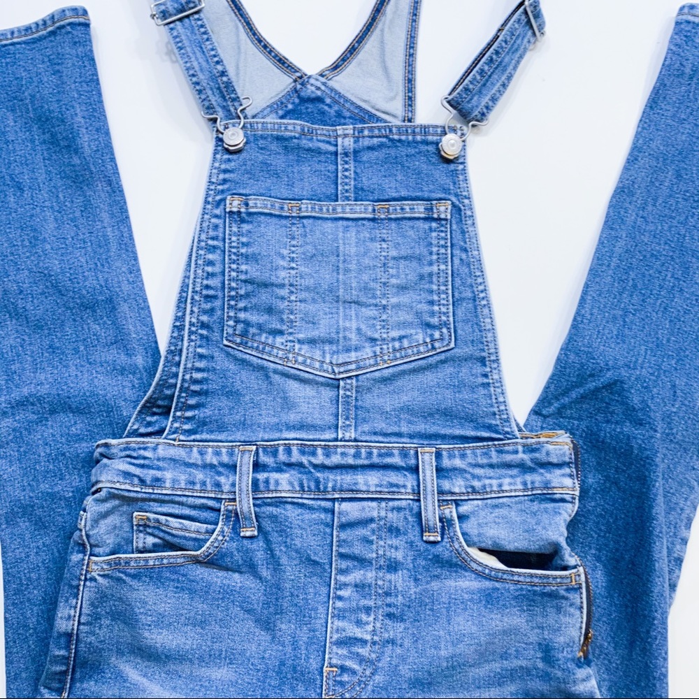 Levi’s NWOT skinny denim overalls